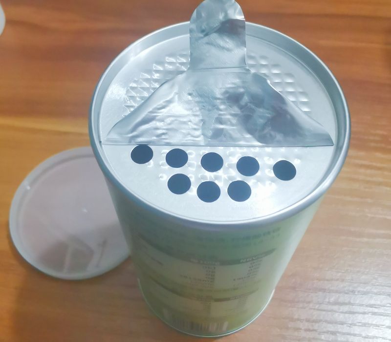 paper-can-shaker-closure