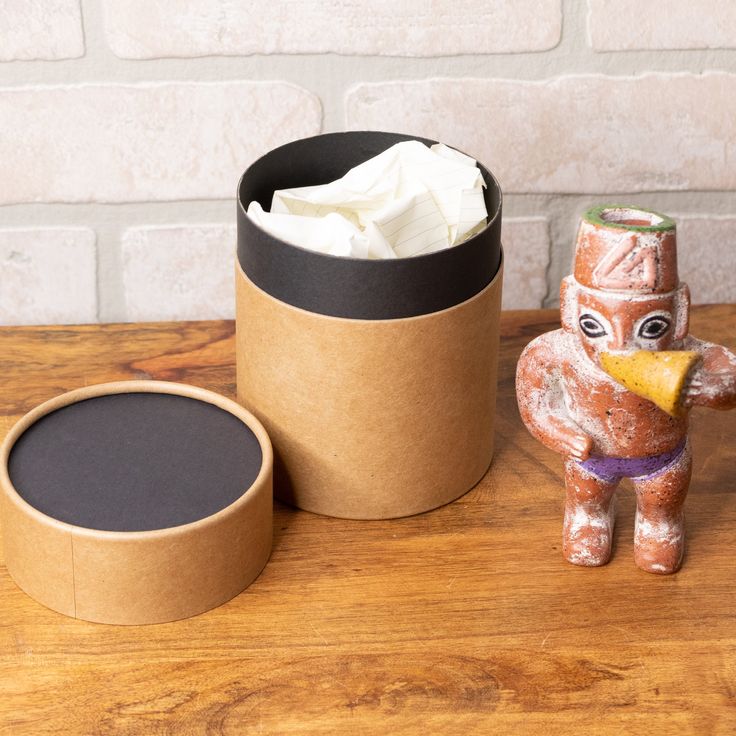 eco-friendly cylinder packaging